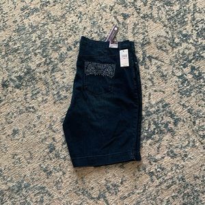 Gloria Vanderbilt Bermuda Shorts (plus size)